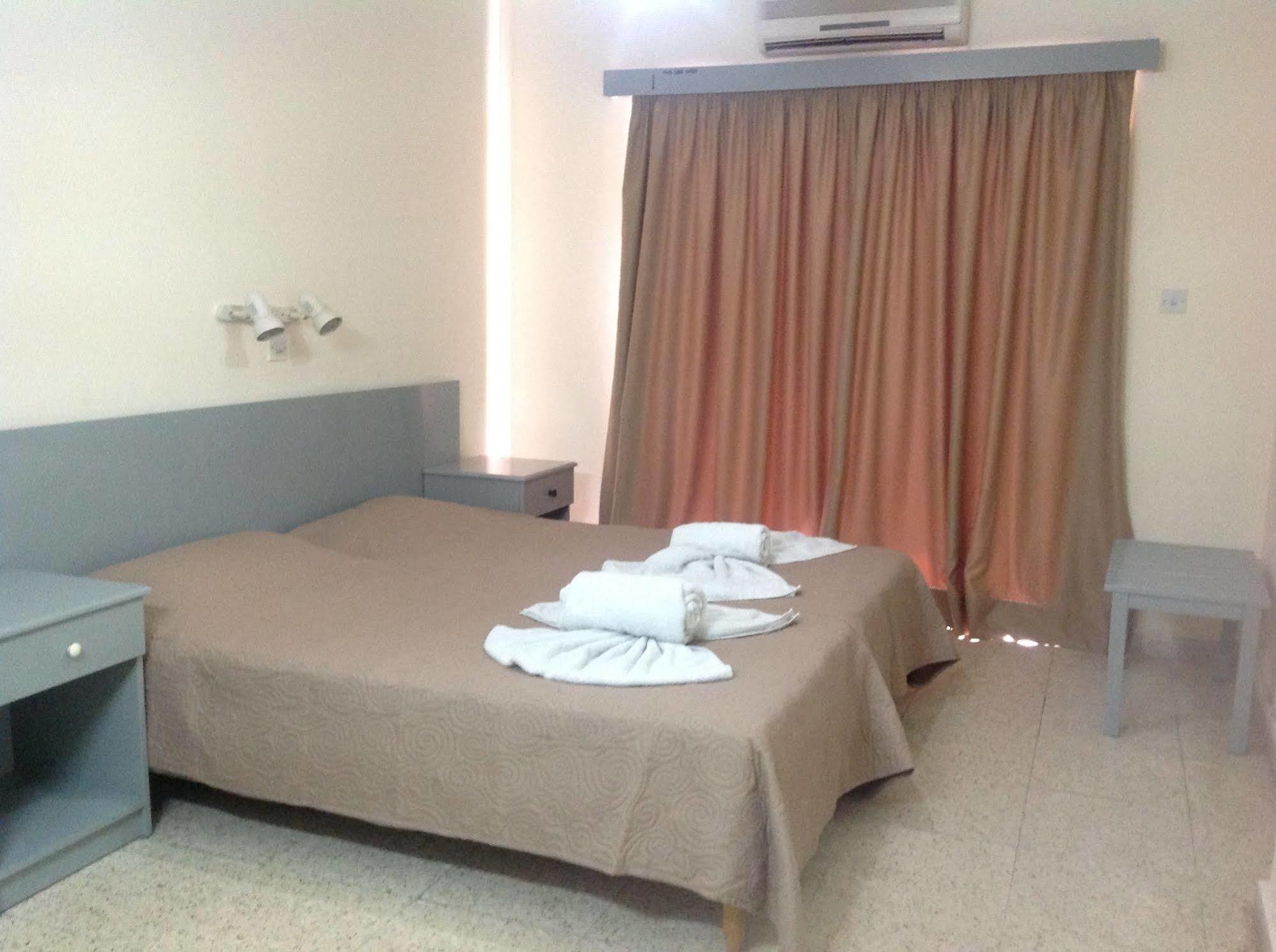 Efi Hotel Apts Ayia Napa Luaran gambar